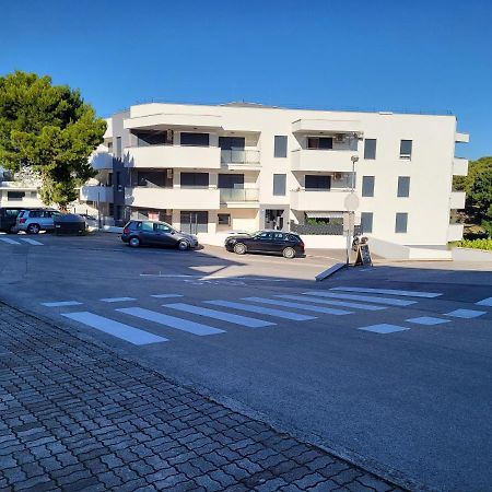 Apartment Kiara Premantura Exterior photo