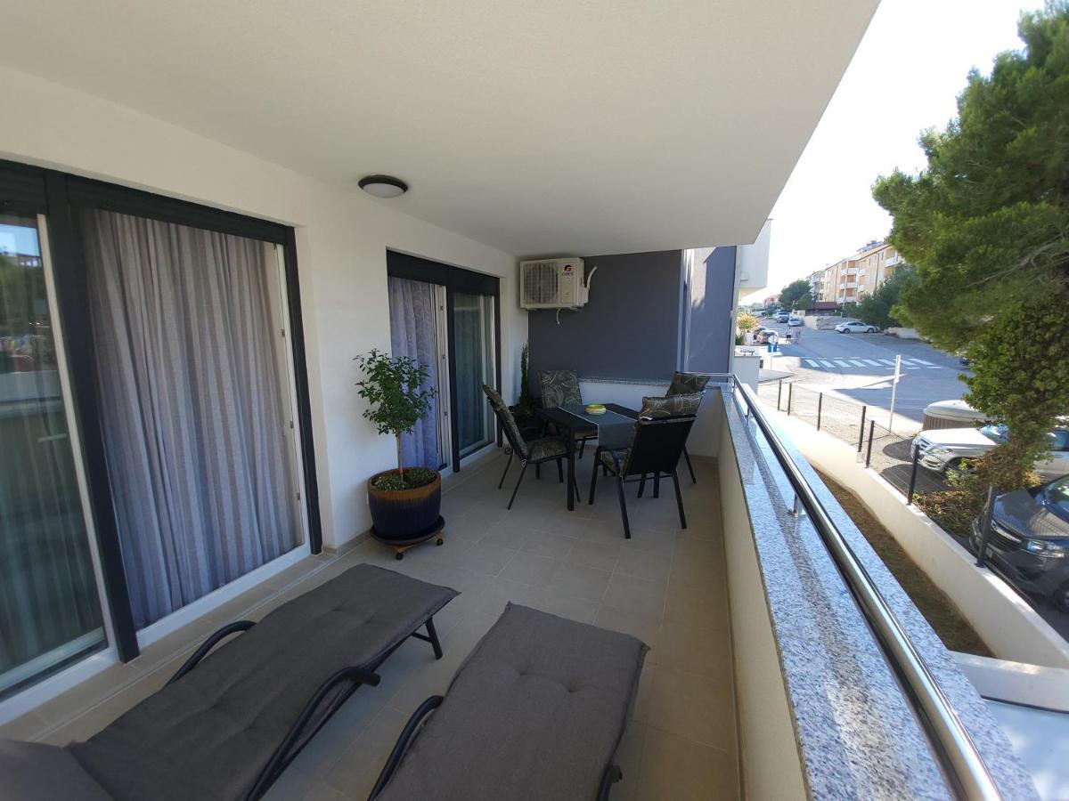 Apartment Kiara Premantura Exterior photo